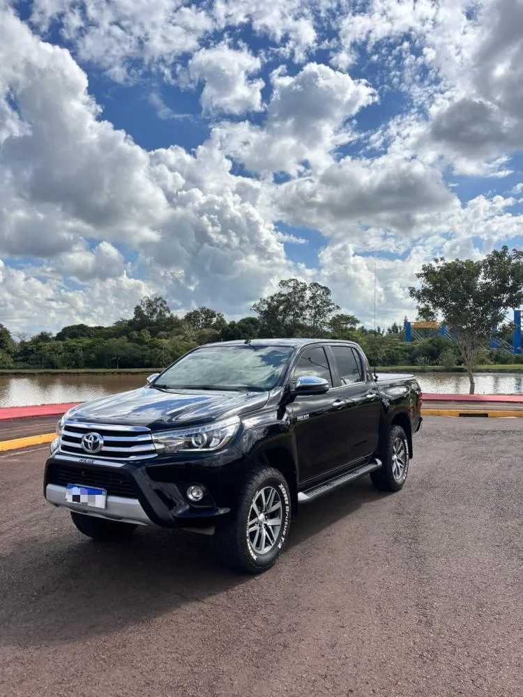VENDE-SE TOYOTA HILUX SRX 2018