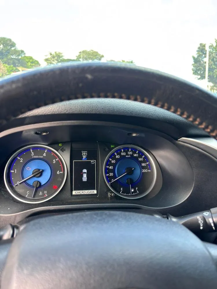 VENDE-SE TOYOTA HILUX SRX 2018