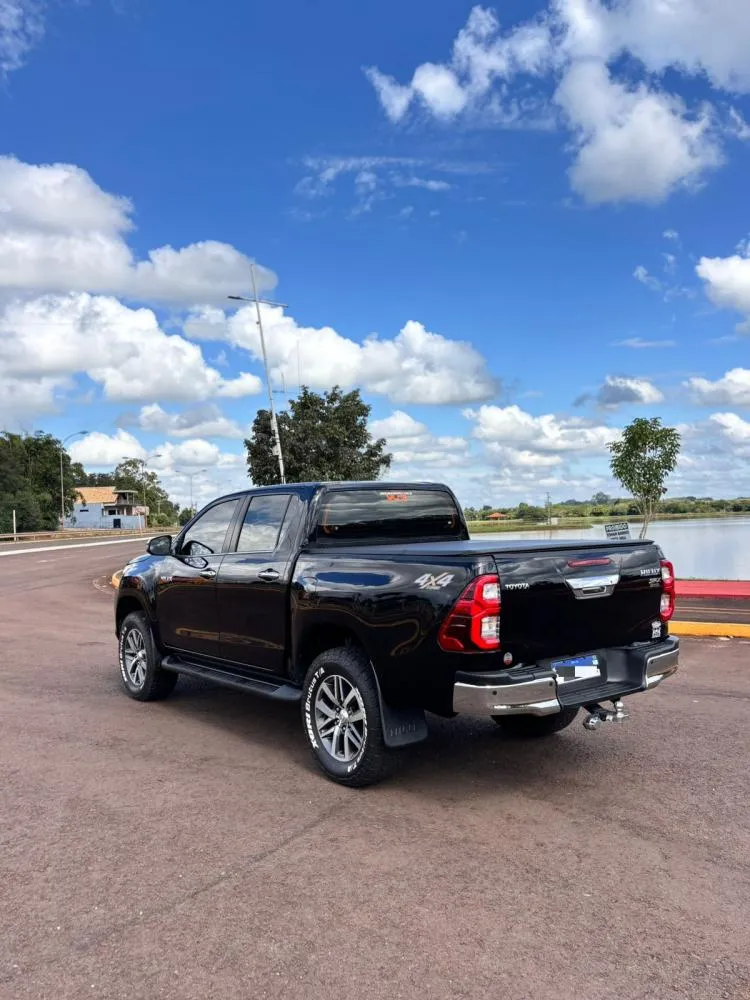 VENDE-SE TOYOTA HILUX SRX 2018