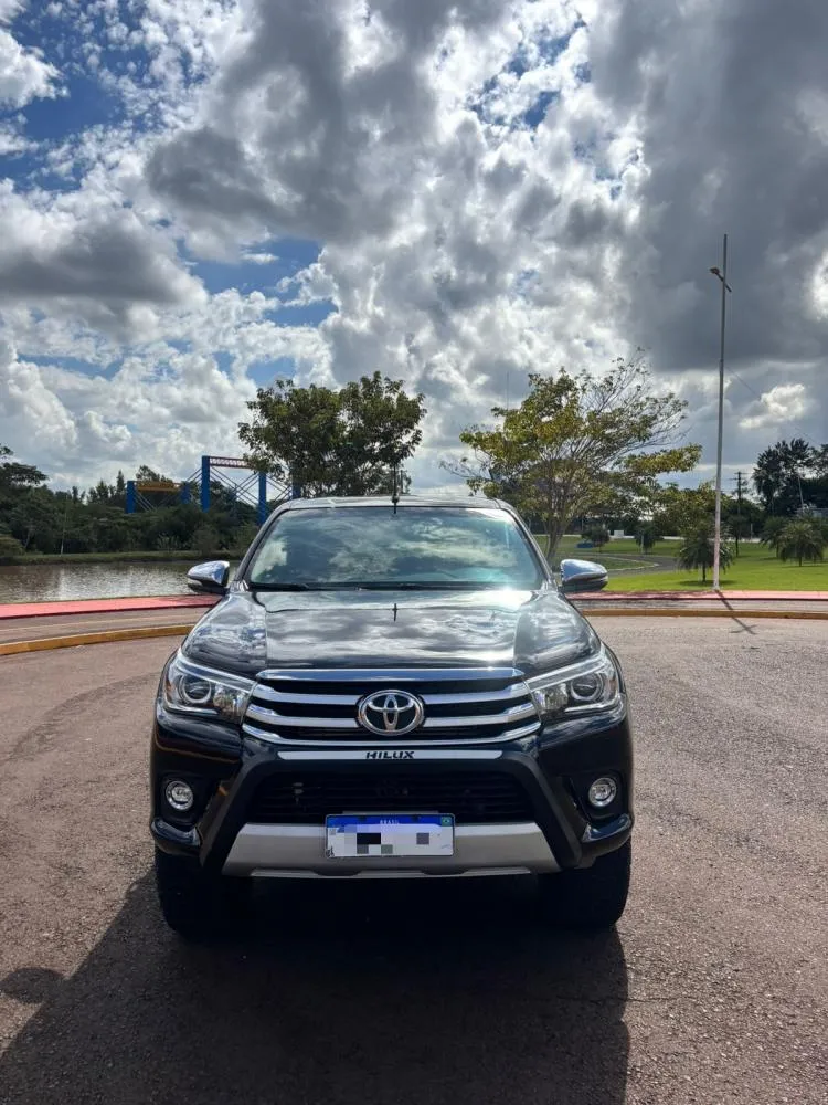 VENDE-SE TOYOTA HILUX SRX 2018