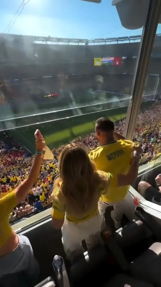 Virgínia Fonseca assiste a Brasil x Marrocos e comemora gol de Vinícius Júnior