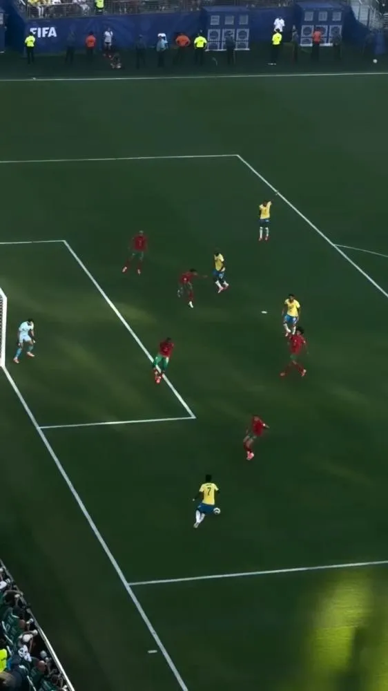 Virgínia Fonseca assiste a Brasil x Marrocos e comemora gol de Vinícius Júnior